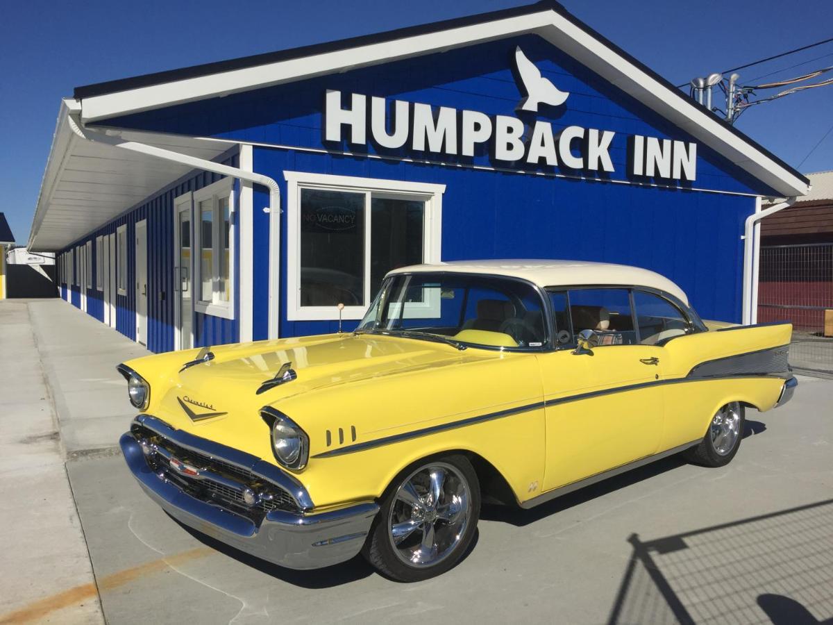 Humpback Inn Port Mcneill Exterior photo