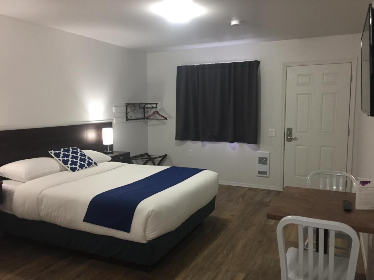 Humpback Inn Port Mcneill Room photo